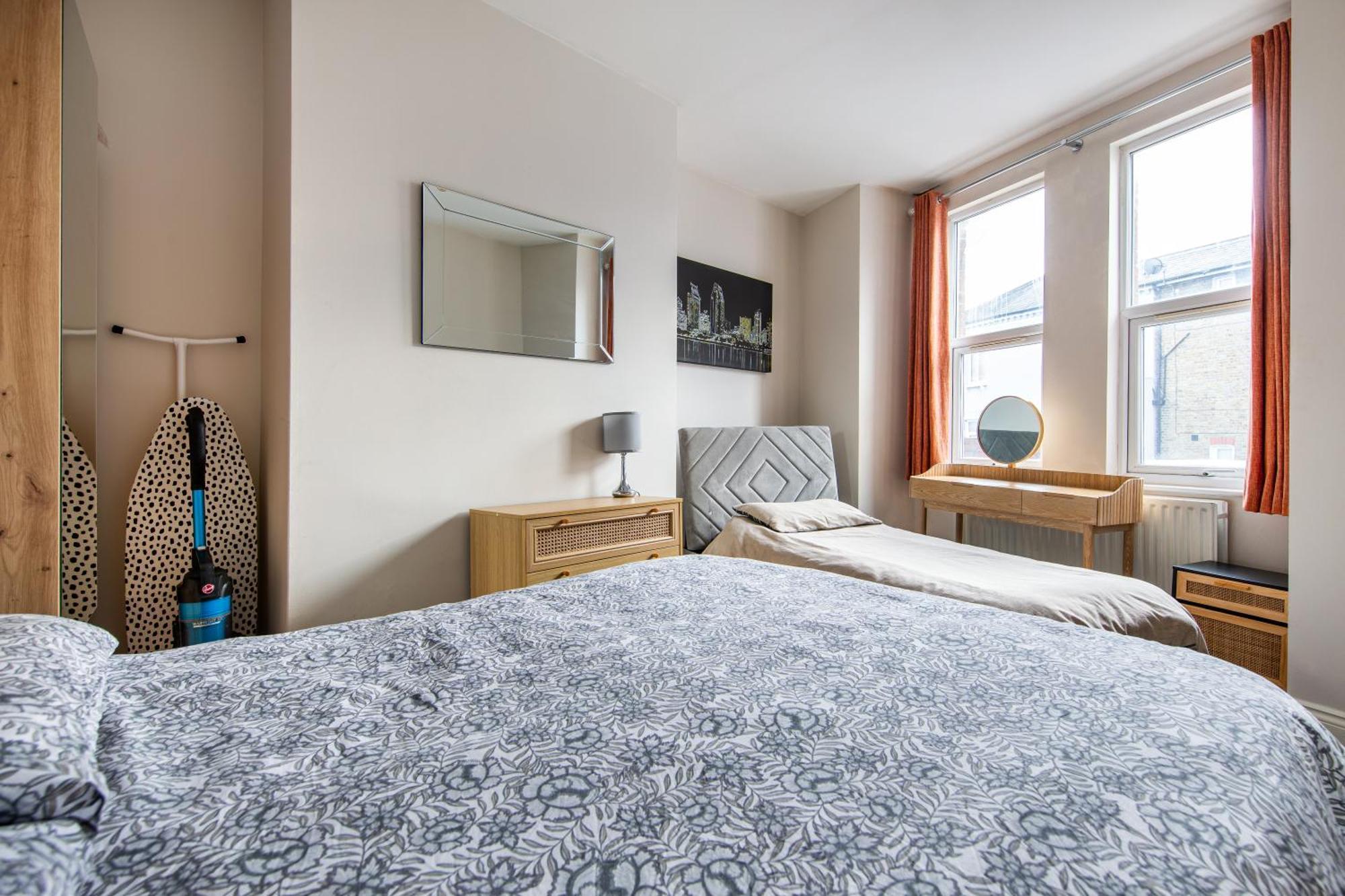 Cosy 1 Bed Apartment With Free Parking Close To Underground Station Zone 2 For Quick Access To Central London Up To 5 Guests Dış mekan fotoğraf